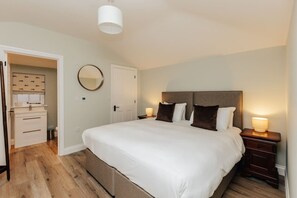 4 bedrooms - Old Town Cottage - From 350 Per Night (Oxford)