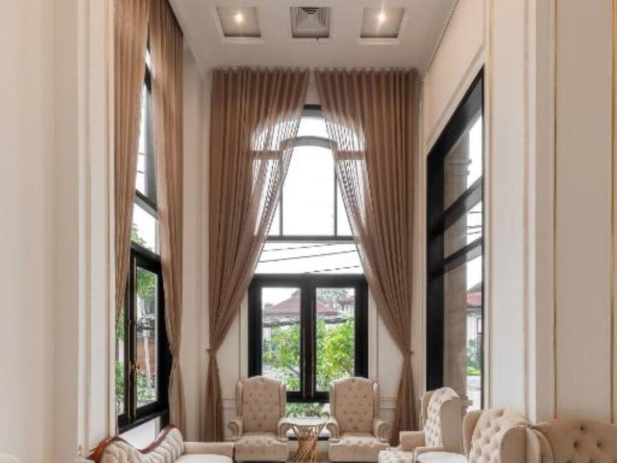 Coin salon dans le hall