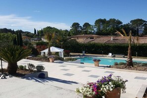 Pool - Holiday home in Lorgues with swimming pool (Lorgues)