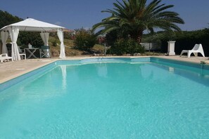 Pool - Holiday home in Lorgues with swimming pool (Lorgues)