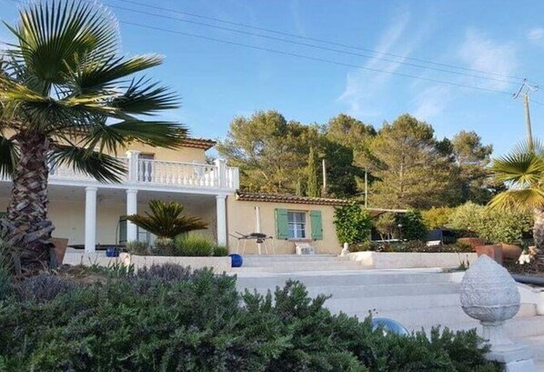 Exterior - Holiday home in Lorgues with swimming pool (Lorgues)