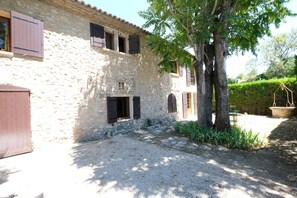 Exterior - Vacation rental house with pool MOURIES LS1-361 (Mouriès)