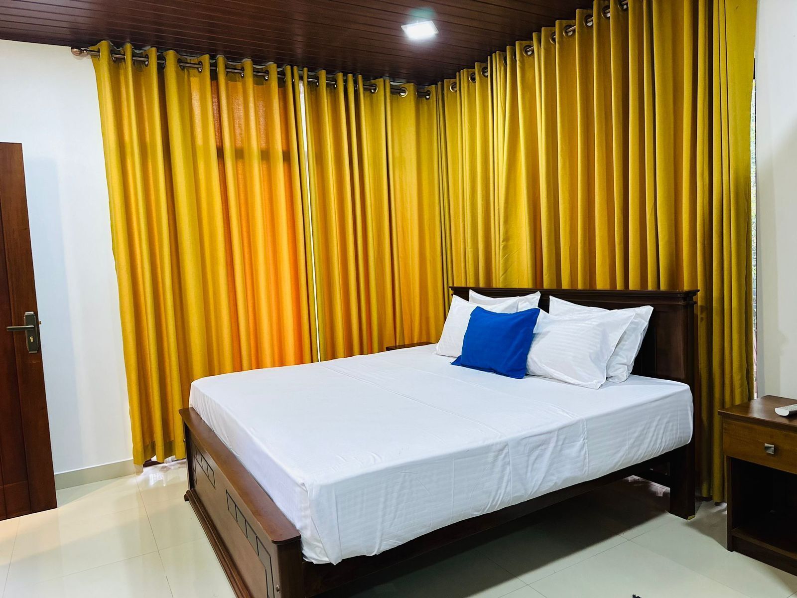 5 多间卧室、熨斗/熨衣板、WiFi、床单