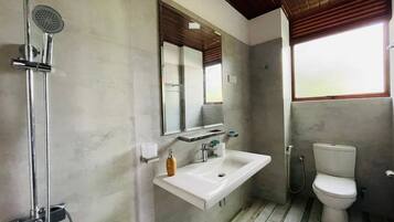 Suihku, pyyhkeet, vessapaperi