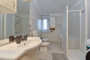 Departamento, balcón | Baño