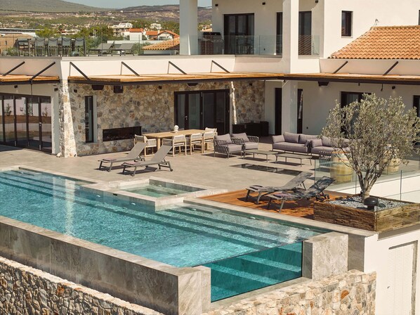 Outdoor pool, a heated pool