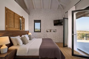 6 bedrooms, in-room safe, desk, iron/ironing board