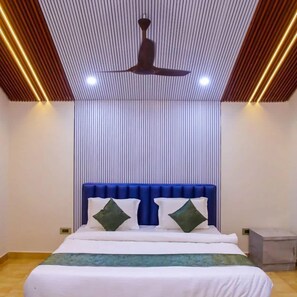Living area - Tectona Treetop Mansion (Hyderabad)