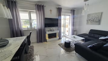 Apartment (Two Bedroom Apartment with Terrace) | Living room