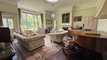 Smart TV, fireplace, video games