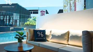 Premier Studio Suite, Non Smoking, Pool View