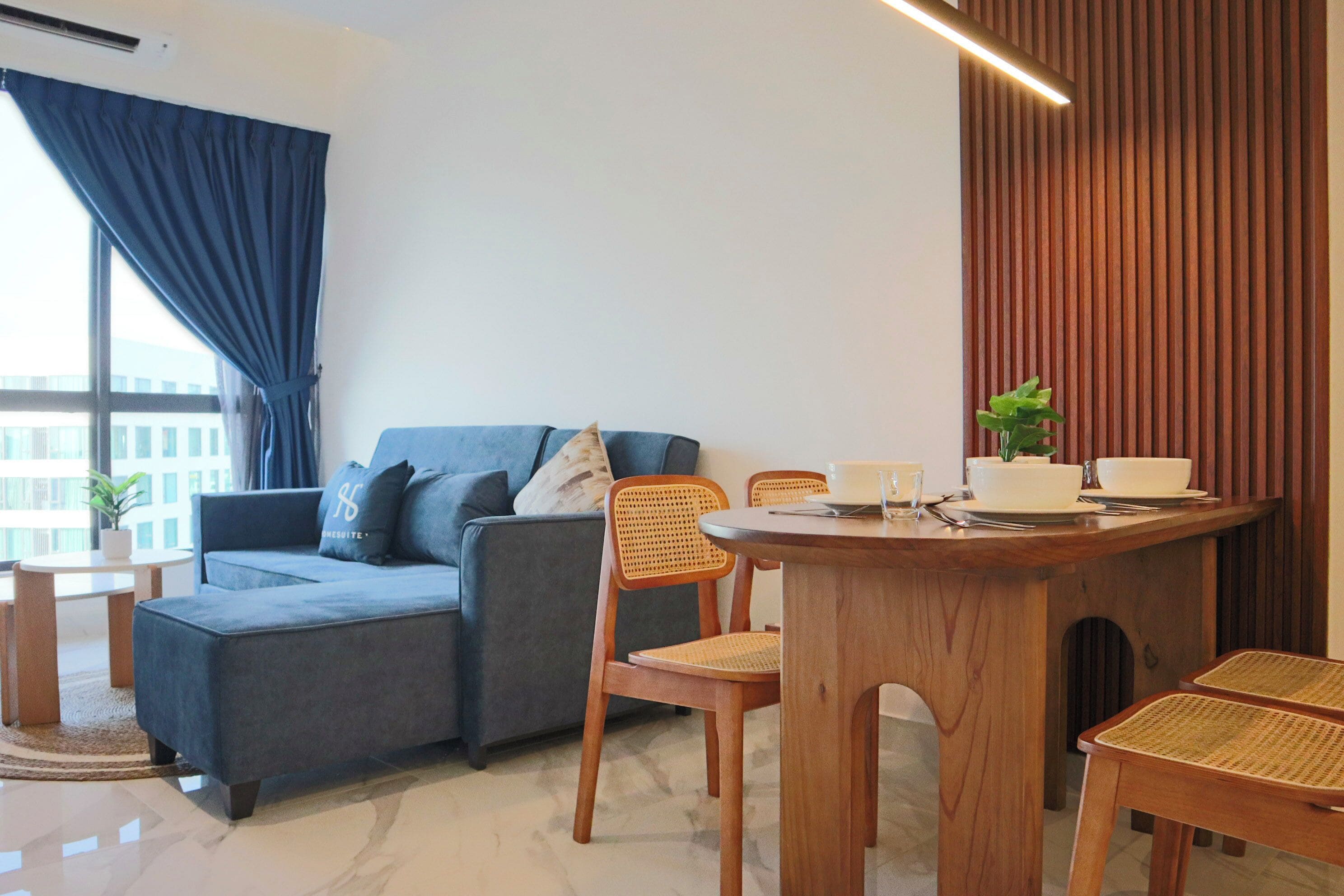 Suite Confort, 2 habitaciones, vistas a la ciudad, frente al mar | Zona de estar | Smart TV de 35 pulgadas con canales digitales, Netflix