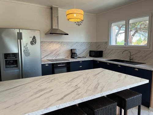 split-level apartment in countryside 3 km from beziers