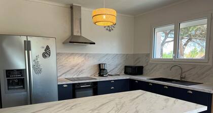 split-level apartment in countryside 3 km from beziers