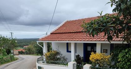 Casa da Ti Alzira - a refuge at the foot of the mountain with a touch of tradition