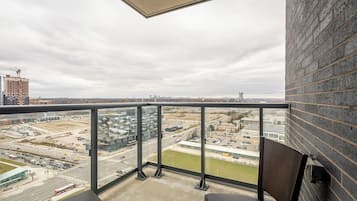 Deluxe Condo, 2 Bedrooms, Balcony, City View | Balcony