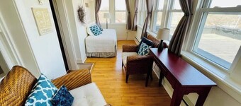 The Vintage Inn - Hidden Gem!