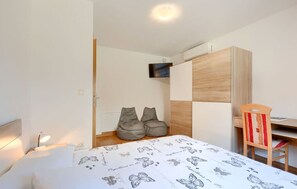 3 habitaciones, tabla de planchar con plancha y wifi gratis