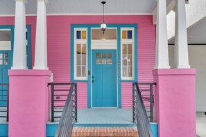 Exterior detail - 3 Bedroom 2 bath in MidCity (New Orleans)