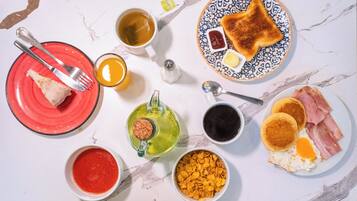 Dagelijks ontbijtbuffet (EUR 10 per persoon)