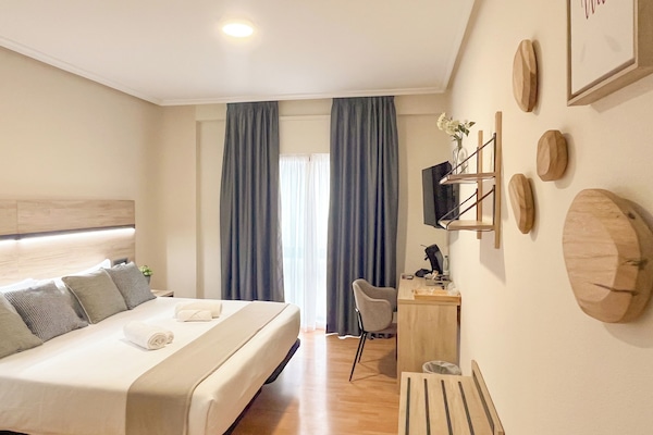 Superior Double Room | Desk, laptop workspace, soundproofing