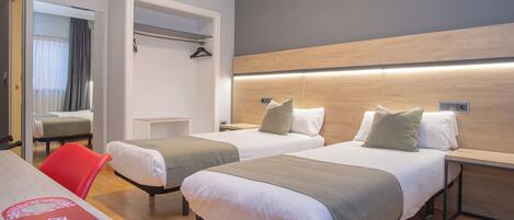 Basic Triple Room, 3 Single Beds