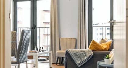 Metropolitan Luxury: Chic 2BR Flat in St. Albans