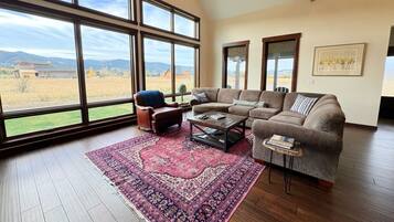 Smart-TV, peis og DVD-spiller