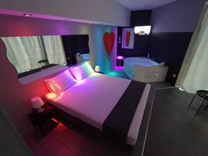Superior Suite, City View | Desk, free WiFi - Living (Casoria)