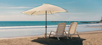 Jaco Walkout Beachfront-90 min SJO-sleep 6-next to Crocs-1st floor