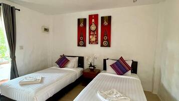 Basic Twin Room | Free WiFi