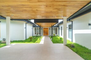 Property grounds - NEW! Luxury-4 Suites-Private pool-Ocean views- (Tres Rios)