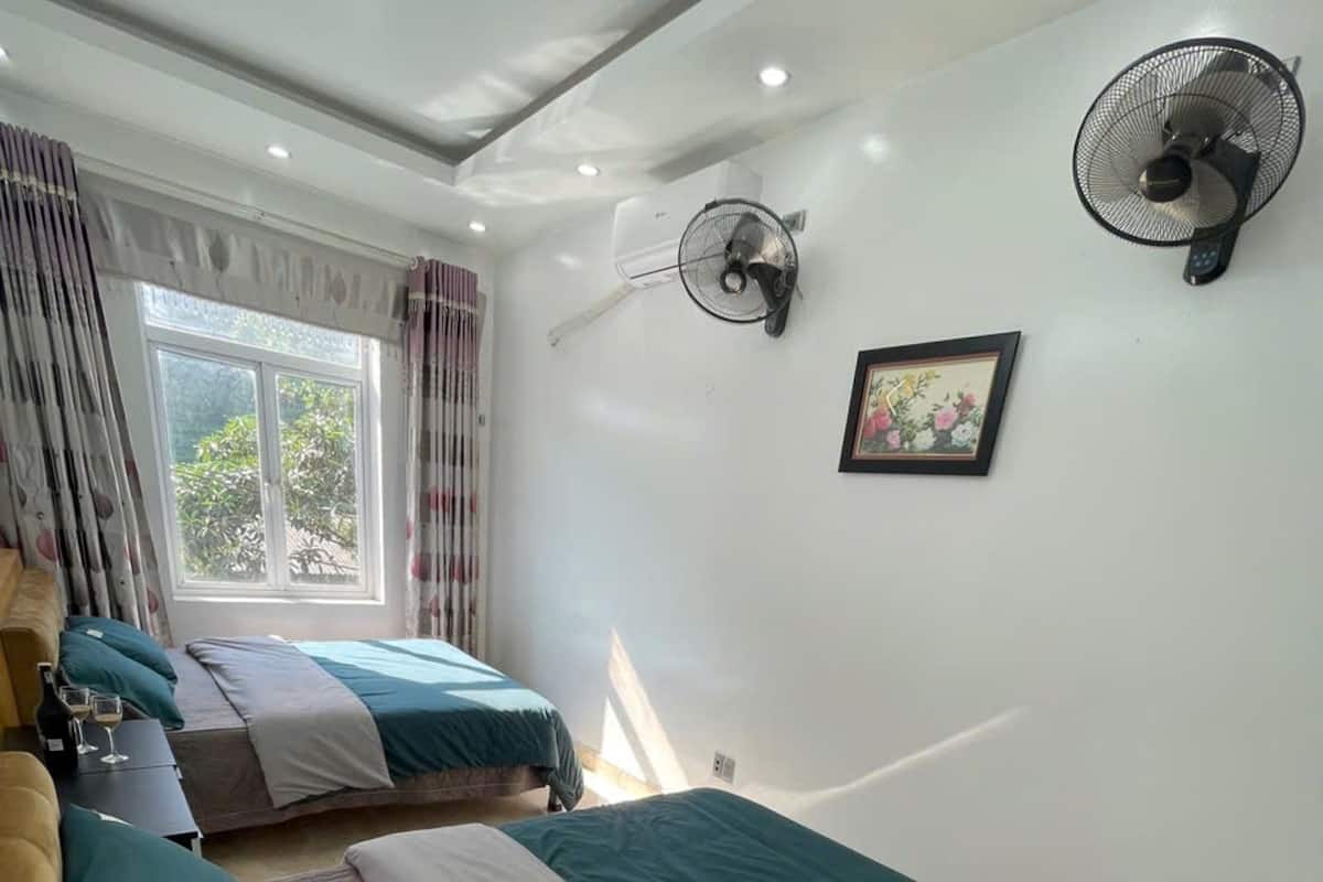 Standard Room, 2 Queen Beds, Shared Bathroom, City View