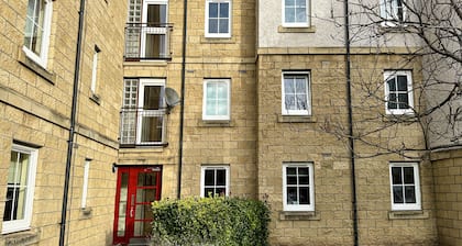 Comfortable 2 Bedroom Flat near Edinburgh City Centre / Perfect for winter