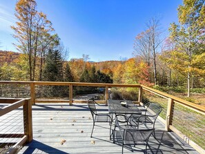 Outdoor dining - Secluded Mountain Getaway with Hot tub and Views! (Granville)