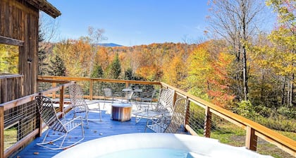Secluded Mountain Getaway with Hot tub and Views!