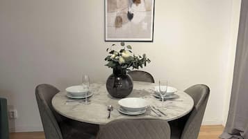 Apartment | Dining