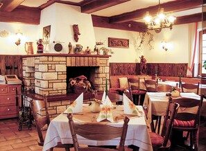 Free daily buffet breakfast - Gasthof Zum schwarzen Roß (Zeitlofs)