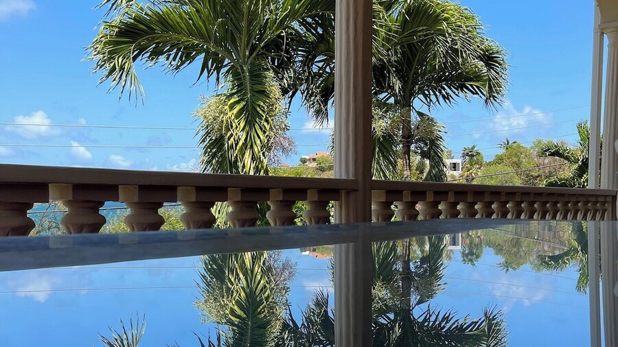 Villa Adina - Sleeps 7 - Pool - Parking - Garden