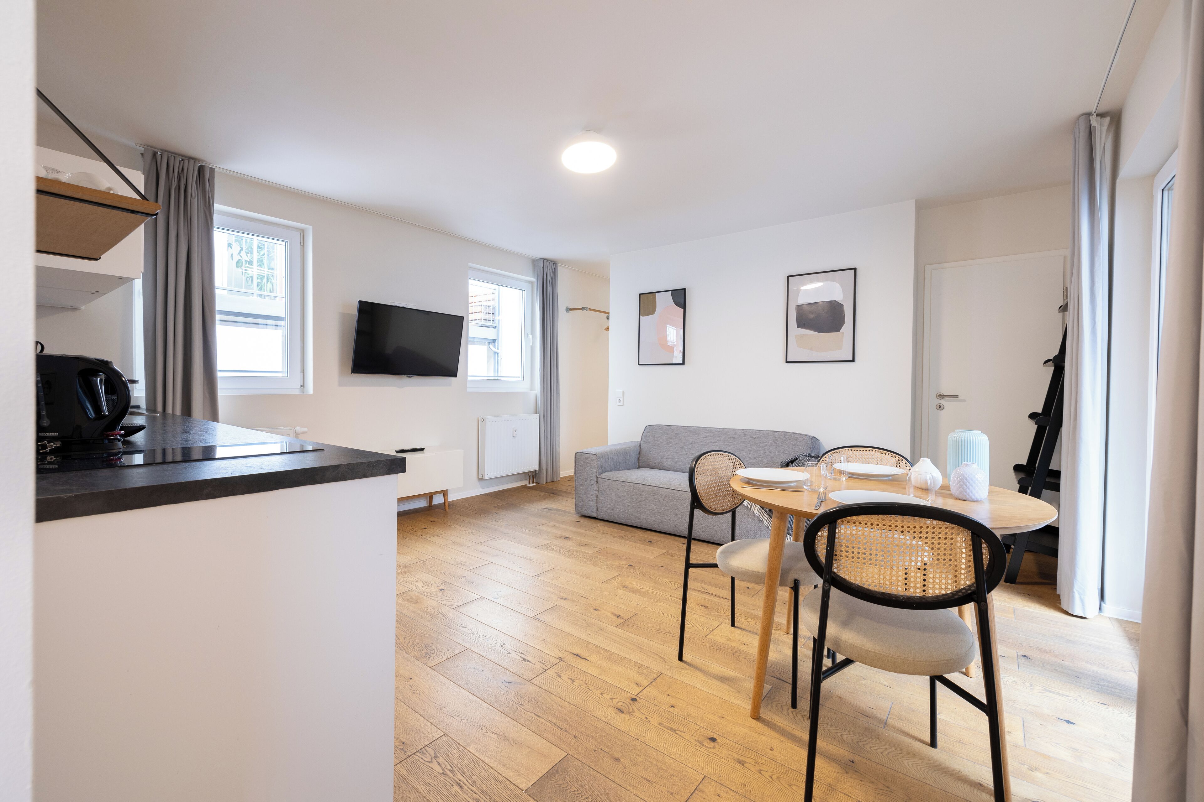 Basic-Studio, Balkon | Kostenlose Babybetten, kostenloses WLAN, Bettwäsche