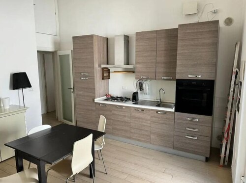 Entire home with free private parking in beautiful Bari