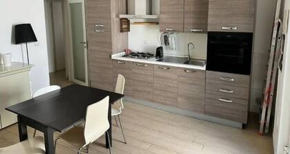 Entire home with free private parking in beautiful Bari