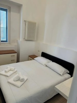 2 bedrooms, iron/ironing board, travel crib, free WiFi