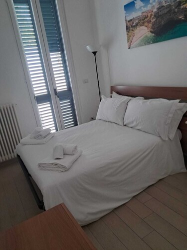 Entire home with free private parking in beautiful Bari