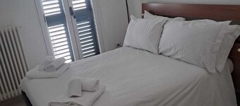 Entire home with free private parking in beautiful Bari