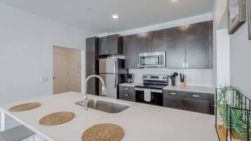 Fridge, microwave, oven, stovetop