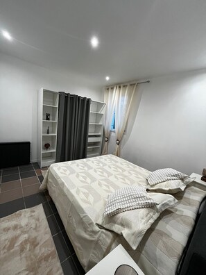 1 bedroom, iron/ironing board, WiFi, bed sheets