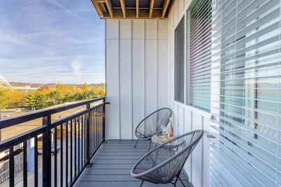 Cozysuites l Luxe 2BR in Downtown Cincinnati #4