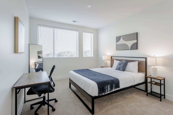 2 bedrooms, desk, iron/ironing board, WiFi