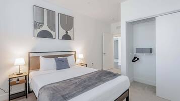 2 quartos, escrivaninha, ferros/tábuas de passar roupa, Wi-Fi